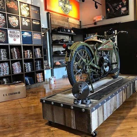 Harley davidson nashville - With highly trained and educated technicians, there's no reason to take your bike anywhere else. Give our team a call today for all your Harley-Davidson® needs at 618-622-0045. For the best Harley® motorcycles in Illinois come to Green Mount Road Harley-Davidson®!